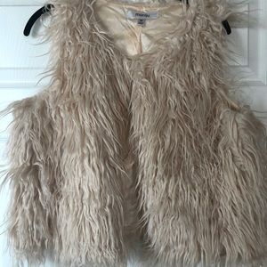 Trendy faux fur taupe/blush vest!